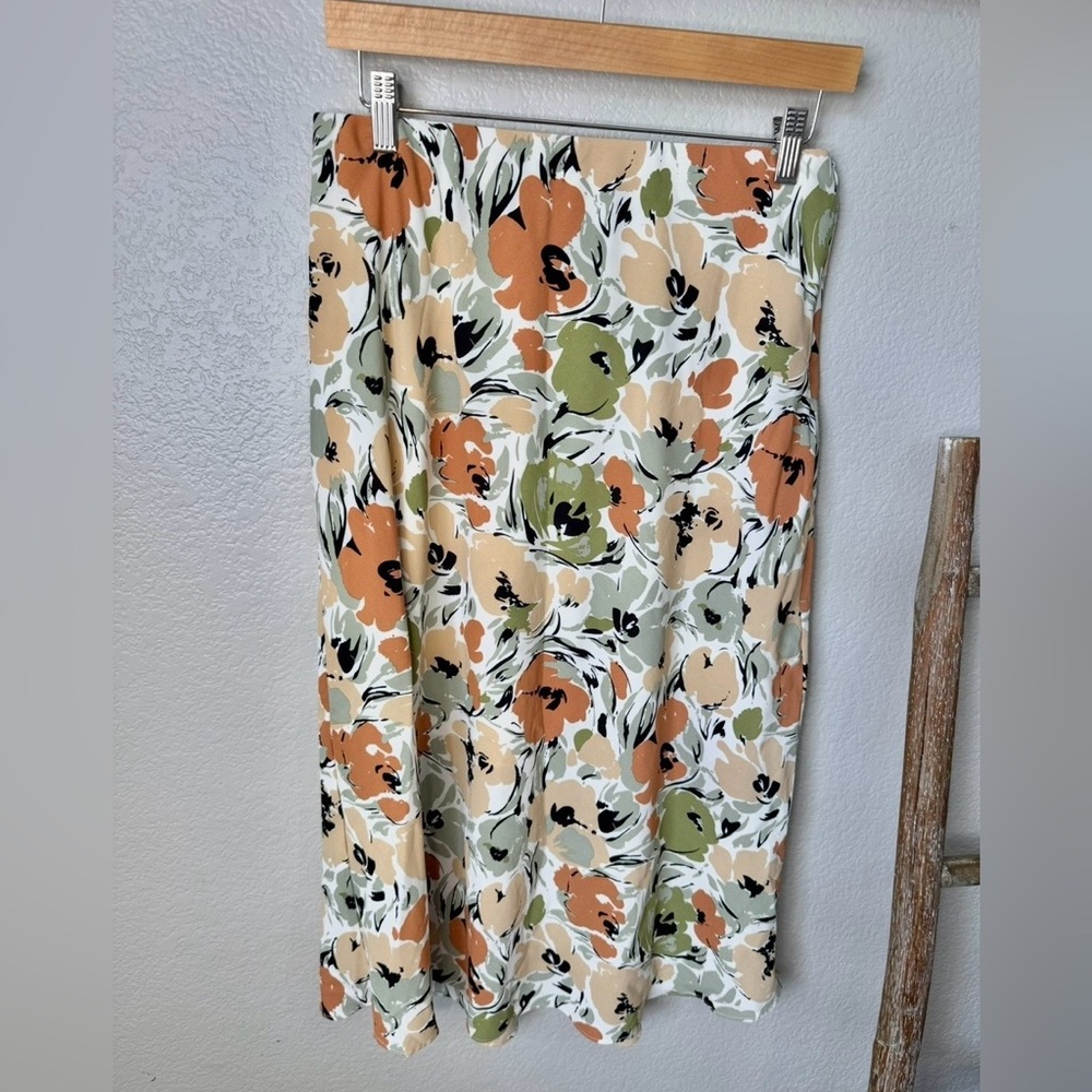 Lush midi floral skirt